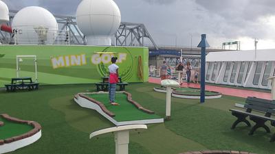 Mini Golf Course Carnival Elation