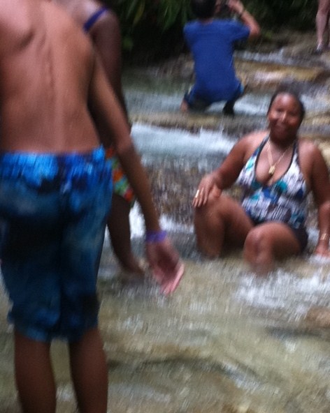 Wife falls at Dunn's River Falls